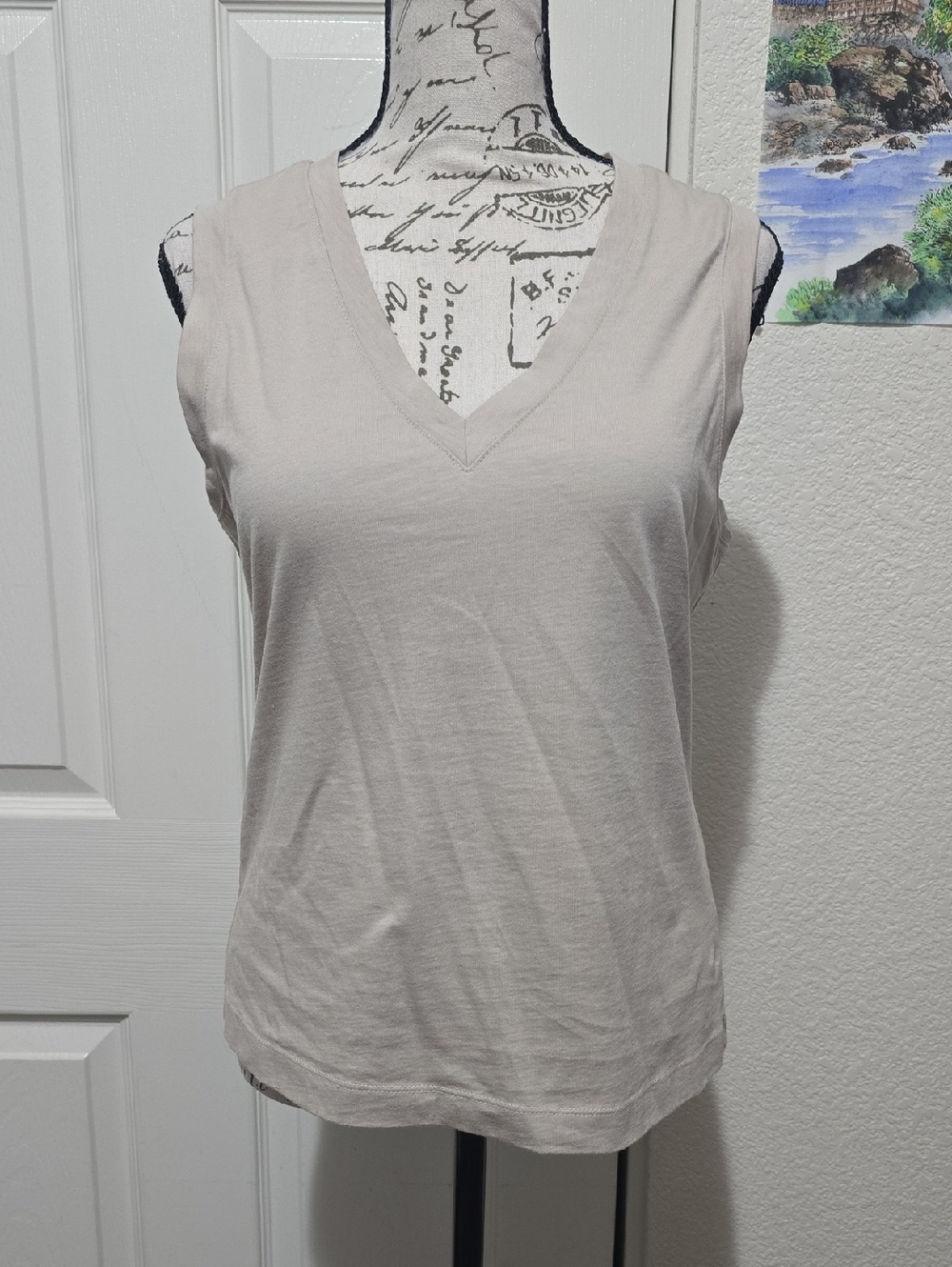 Banana Republic Sleeveless V-Neck Tank Top, Light Beige, Medium, EUC